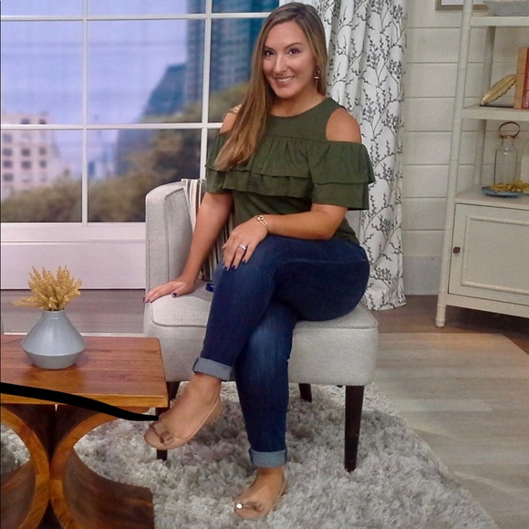 🏝Meet Your Posher🍾 - Picture 13 of 16